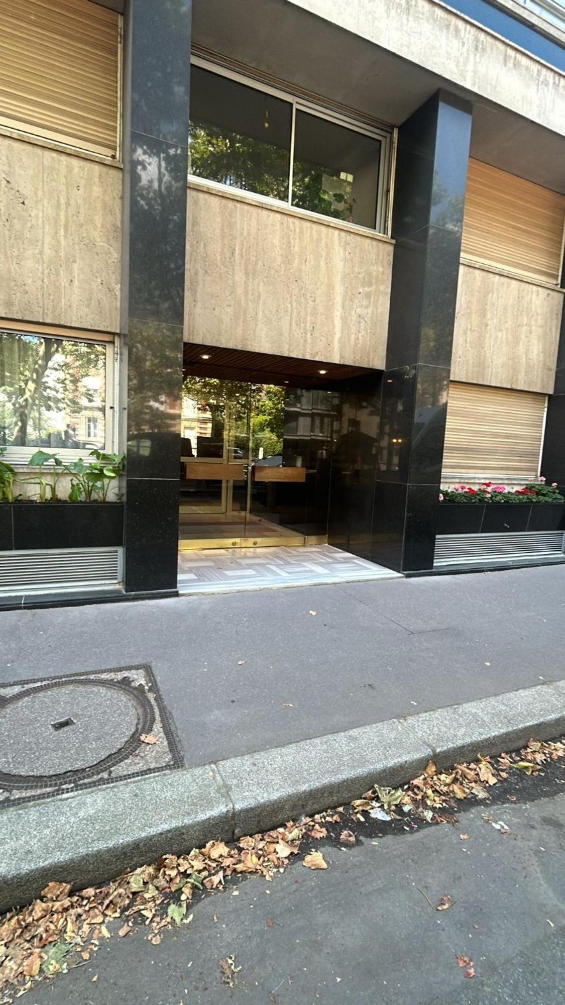 Studio Pour Deux Face A La Tour Eiffel Paris Exterior foto